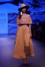Model walk the ramp for  ritu kumar at Lakme Fashion Week on 26th Aug 2018 (48)_5b83cfac42580.JPG