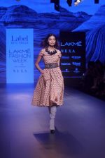 Model walk the ramp for  ritu kumar at Lakme Fashion Week on 26th Aug 2018 (60)_5b83cfcc9924e.JPG