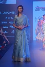 Model walk the ramp for Gaurang at LAKME FASHION SHOW DAY 3 on 24th Aug 2018 (12)_5b8393532a7f4.JPG