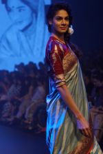 Model walk the ramp for Gaurang at LAKME FASHION SHOW DAY 3 on 24th Aug 2018 (16)_5b83935c9765f.JPG
