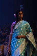 Model walk the ramp for Gaurang at LAKME FASHION SHOW DAY 3 on 24th Aug 2018 (17)_5b83935f1ea9a.JPG