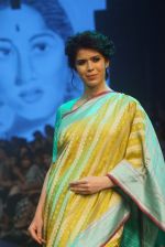 Model walk the ramp for Gaurang at LAKME FASHION SHOW DAY 3 on 24th Aug 2018 (25)_5b8393755a53c.JPG