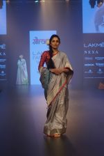 Model walk the ramp for Gaurang at LAKME FASHION SHOW DAY 3 on 24th Aug 2018 (7)_5b839344df64d.JPG