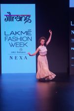 Model walk the ramp for Gaurang at LAKME FASHION SHOW DAY 3 on 24th Aug 2018 (72)_5b83940c02e2a.JPG