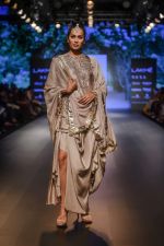 Model walk the ramp for Jayanti Reddy at Lakme Fashion Week on 26th Aug 2018 (45)_5b83d6dd3223f.jpg