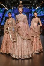 Model walk the ramp for Jayanti Reddy at Lakme Fashion Week on 26th Aug 2018 (49)_5b83d6e8145cf.jpg