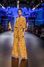 Model walk the ramp for Jayanti Reddy at Lakme Fashion Week on 26th Aug 2018