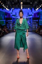 Model walk the ramp for Jayanti Reddy at Lakme Fashion Week on 26th Aug 2018 (73)_5b83d7275f067.jpg