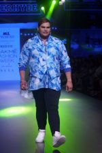 Model walk the ramp for Narendra Kumar at Lakme Fashion Week on 26th Aug 2018 (58)_5b83d06a75f61.JPG