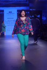 Model walk the ramp for Narendra Kumar at Lakme Fashion Week on 26th Aug 2018 (64)_5b83d07a072a9.JPG