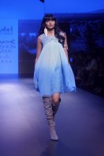 Model walk the ramp for ritu kumar at Lakme Fashion Week on 26th Aug 2018 (23)_5b83d140c6587.JPG