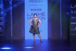 Shikha Talsania walk the ramp for Narendra Kumar at Lakme Fashion Week on 26th Aug 2018 (155)_5b83cec82a753.JPG