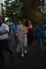 Shraddha Kapoor spotted at sunny super sound juhu on 25th Aug 2018 (13)_5b83a9bd85881.JPG