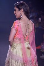 Sophie Choudry walk the ramp for 6 degree studio Show at lakme fashion week on 27th Aug 2018 (139)_5b84f3018d983.JPG