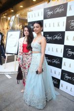Radhika Apte at launch of Tanya Ghavri fashion collection at Kalki in Santacruz on 29th Aug 2018 (5)_5b878ee56c170.JPG