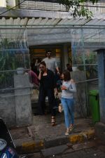 Huma Qureshi spotted at Kitchen Garden in bandra on 1st Sept 2018 (7)_5b8cf73a6d589.JPG
