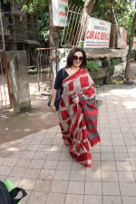 Divya Dutta at kromakay salon in juhu on 5th Sept 2018 (7)_5b90d73fc6e9a.jpg