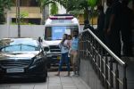  Shahid Kapoor, Mira Rajput with thier son leave from Hinduja hospital on 7th Sept 2018 (4)_5b9371e8bf4ee.JPG