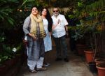 Pankaj Kapoor , Supriya Pathak & daughter Sanah Kapoor at Shahid Kapoor_s house in juhu on 7th Sept 2018 (2)_5b93832db64e1.jpg