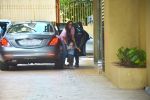 Kareena Kapoor , Taimur Spotted At Karishma Kapoor_s House In Bandra on 9th Sept 2018 (4)_5b975f30d1b6a.jpg