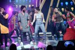 Shahid Kapoor, Shraddha Kapoor at the promotion of film Batti Gul Meter Chalu on the sets of Indian Idol at Yashraj in andheri on 11th Sept 2018 (41)_5b98c111507cd.jpg