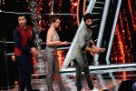 Shahid Kapoor, Shraddha Kapoor at the promotion of film Batti Gul Meter Chalu on the sets of Indian Idol at Yashraj in andheri on 11th Sept 2018 (50)_5b98c0ba9d9a3.jpg