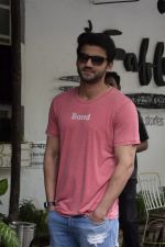 Zaheer Iqbal spotted at Fabel juhu on 21st Sept 2018 (28)_5ba89552bc9c5.JPG