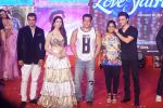 Salman Khan, Aayush Sharma, Warina Hussain, Ronit Roy, Arpita Khan at Musical Concert Celebrating the journey of Loveyatri on 26th Sept 2018 (246)_5bac82ffcab99.JPG