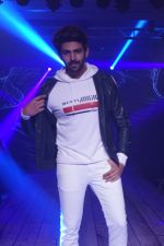Kartik Aaryan at the Launch of Mufti Autumn Winter_18 Collection Along with Fashion Show on 30th Sept 2018 (1)_5bb1c86dbbb88.JPG