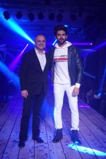 Kartik Aaryan at the Launch of Mufti Autumn Winter_18 Collection Along with Fashion Show on 30th Sept 2018 (68)_5bb1c89683a2a.JPG