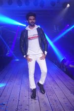 Kartik Aaryan at the Launch of Mufti Autumn Winter_18 Collection Along with Fashion Show on 30th Sept 2018 (81)_5bb1c8adaa80b.JPG