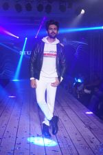 Kartik Aaryan at the Launch of Mufti Autumn Winter_18 Collection Along with Fashion Show on 30th Sept 2018 (85)_5bb1c8b3d42d5.JPG