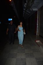 Janhvi Kapoor spotted at Bastian bandra on 5th Oct 2018 (3)_5bb88d7a9b051.JPG