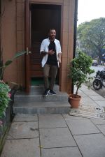 Anand Ahuja spotted at his store veg nonveg in bandra on 7th Oct 2018 (3)_5bbef8ac51619.JPG