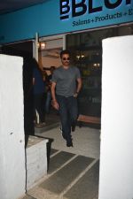 Anil Kapoor spotted at Bblunt bandra on 9th Oct 2018 (3)_5bbf03f114080.JPG