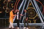 Ayushman Khurana  on Indian Idol set at Yashraj studio in andheri on 8th Oct 2018 (6)_5bbefe79ee5d9.jpg
