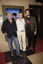 Mahesh Bhatt, Mukesh Bhatt, Varun Mitra at the Screening of film Jalebi in pvr icon, andheri on 11th Oct 2018 (29)_5bc0deb935f18.JPG