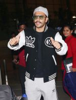 Ranveer Singh spotted at airport as they leave for the shoot of Simba on 11th Oct 2018