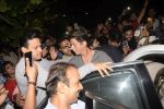 Shah Rukh Khan at Zoya Akhtar_s birthday party in bandra on 14th Oct 2018 (202)_5bc4437a37c37.JPG