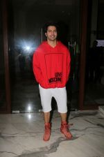 Varun Dhawan at the press conference of vivid shuffle hiphop dance competition in jw marriott juhu on 15th Oct 2018 (3)_5bc598e571f2f.jpg