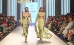 Model walk the ramp at Bombay Times Fashion Week (BTFW) 2018 Day 2 for Arpita Mehta Show on 16th Oct 2018  (10)_5bc6db52096d9.jpg