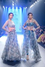 Model walk the ramp at Bombay Times Fashion Week (BTFW) 2018 Day 2 for Ashwini Reddy Show on 16th Oct 2018 (36)_5bc6db89630dc.jpg
