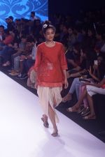 at BOMBAY TIMES FASHION WEEK DAY 3 on 15th Oct 2018 (2)_5bc6dae30fd37.JPG