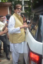 Amitabh Bachchan visit khar for Durga Puja in Mumbai on 17th Oct 2018