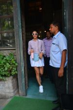 Jacqueline Fernandez Spotted At Palli Village Cafe In Bandra on 17th Oct 2018 (5)_5bc834aa48f13.JPG