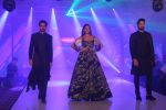 Arjan Bajwa walk the ramp during the Exhibit Tech Fashion tour in jw marriott juhu on 18th Oct 2018 (100)_5bc98aed0ede3.jpg