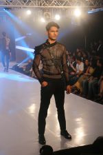 Model walk the ramp during the Exhibit Tech Fashion tour in jw marriott juhu on 18th Oct 2018 (110)_5bc98b85bc45d.jpg