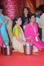 Sumona Chakravarti at The North Bombay Sarbojanin Durga Puja In Vile Parle on 18th Oct 2018 (16)_5bc98c0f3e03f.JPG