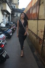 Rhea Chakraborty spotted at bandra on 23rd Oct 2018 (1)_5bd01a915d6c3.JPG
