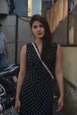 Rhea Chakraborty spotted at bandra on 23rd Oct 2018 (9)_5bd01aa3a79d2.JPG